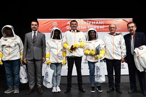 Denizli Büyükşehir’den arıcılığa altın dokunuş