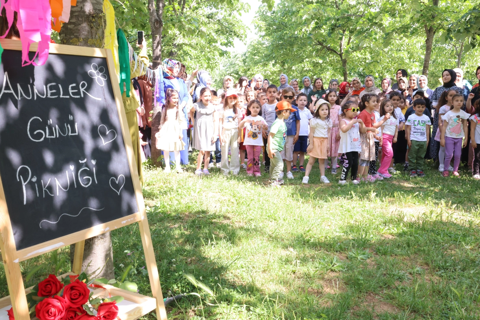 Kocaeli Çayırova çocuk kulüplerinde annelere özel etkinlik