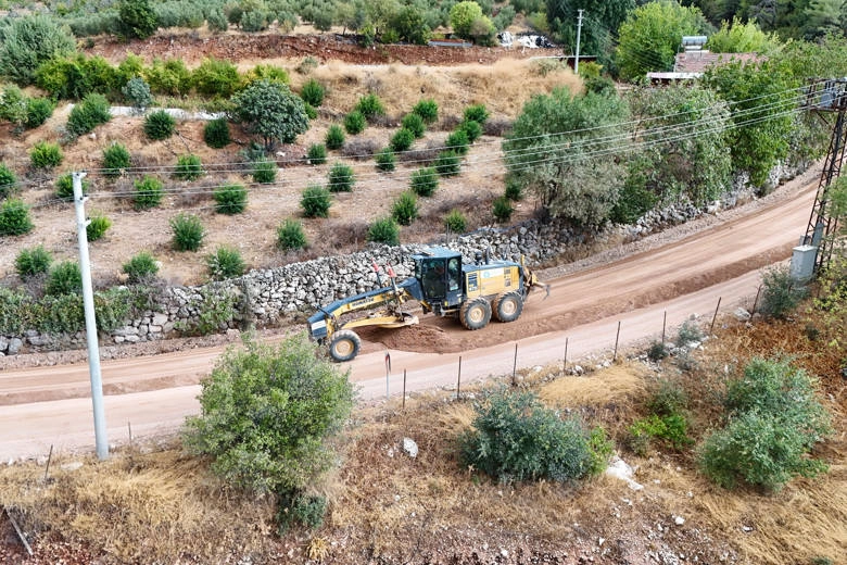 Antalya Büyükşehir’den Finike Dağbağ Mahallesi’ne asfalt