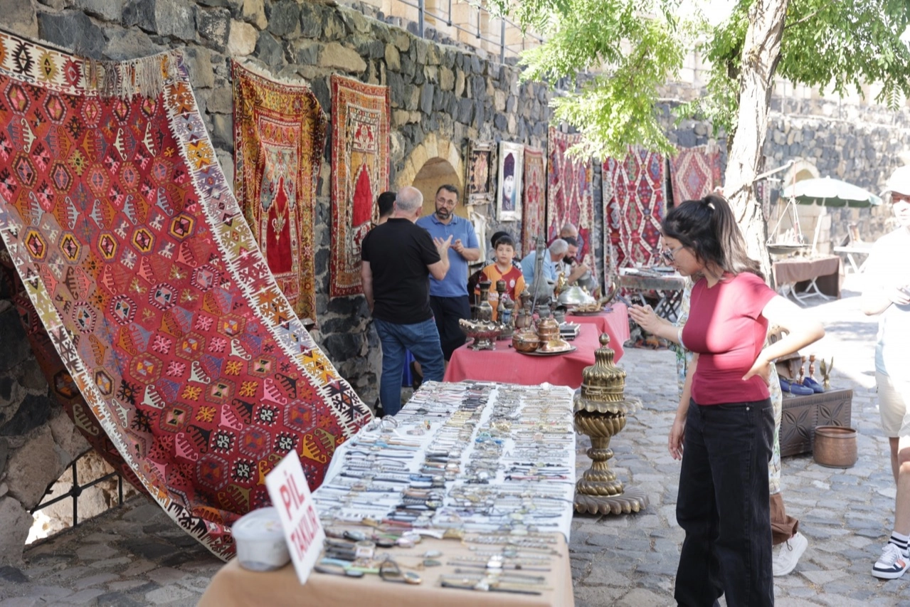 Nevşehir'de antika ve koleksiyon meraklıları tarihin merkezinde buluşuyor