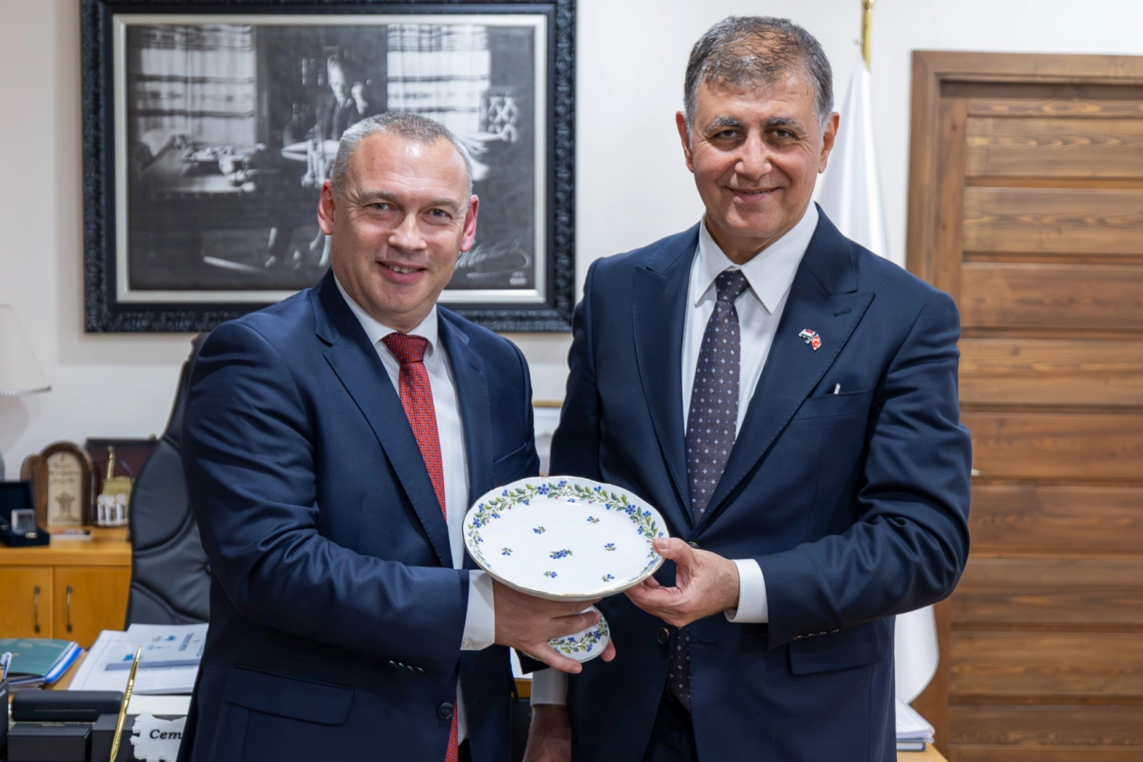 İzmir-Macaristan hattında 'kardeş kent' ilişkisinin temelleri atıldı